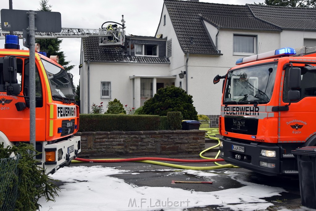 Feuer 2 Koeln Brueck Am Schildschen P51.JPG - Miklos Laubert